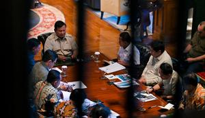 Presiden Republik Indonesia, Prabowo Subianto memanggil sejumlah Menteri Kabinet Merah Putih ke kediaman pribadinya di Hambalang, Bogor, pada Minggu, (14/12/2025). (Dok. Biro Pers, Media, dan Informasi Sekretariat Presiden)