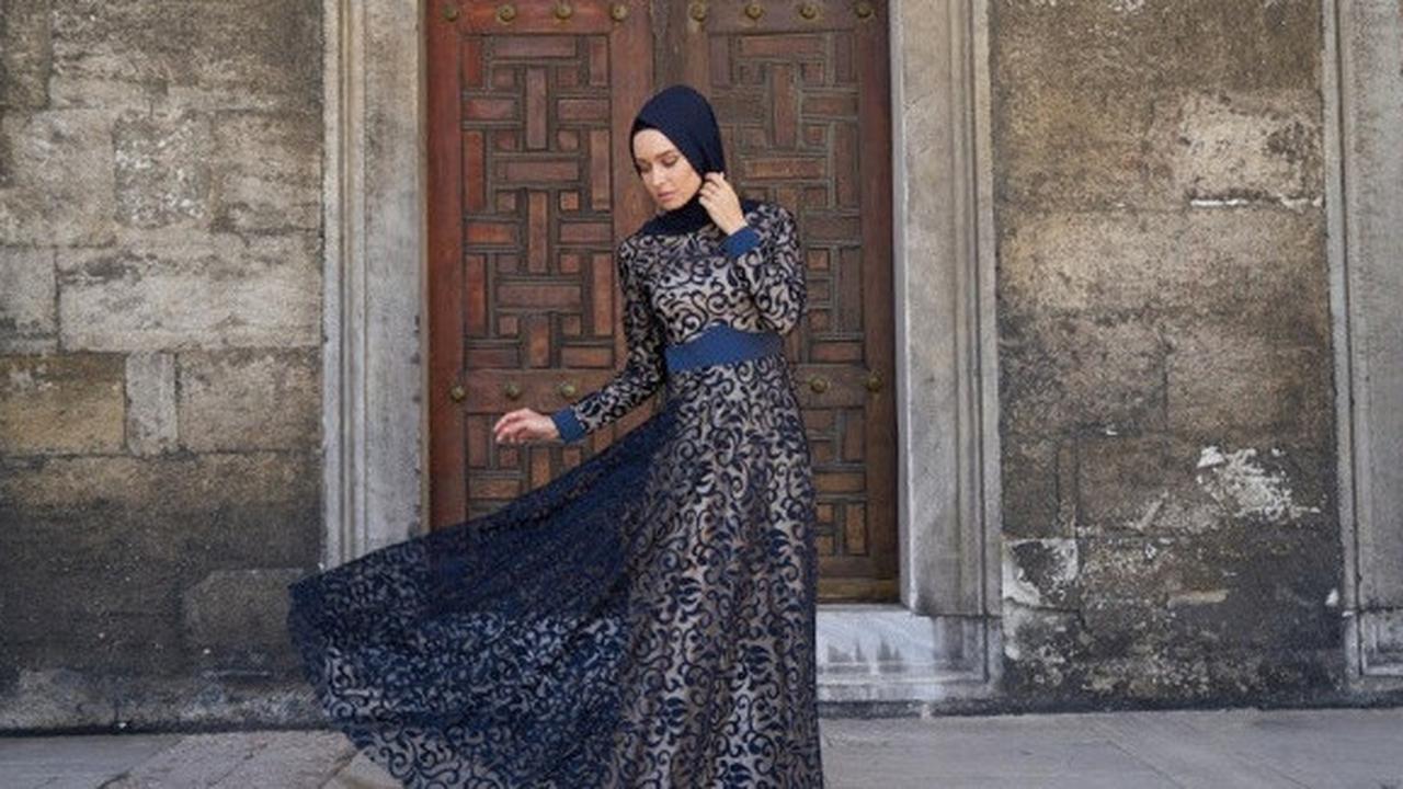 9 Model Dress Batik Kombinasi Brokat Lengan Panjang, Jadikan Penampilanmu Teristimewa Hadiri Acara