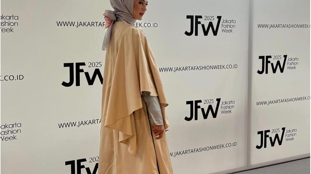 Pesona Paula Verhoeven di Jakarta Fashion Week 2025, Netizen Heboh Beri Pujian dan Dukungan