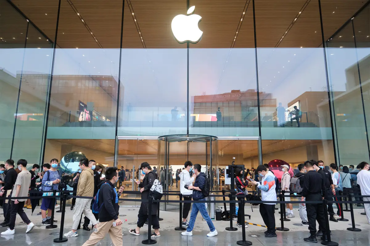 Penjualan perdana iPhone 13