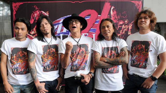 Dengarkan Lagu Baru Rif Bergaya Ala Sex Pistol Ini Showbiz Liputan6 Com