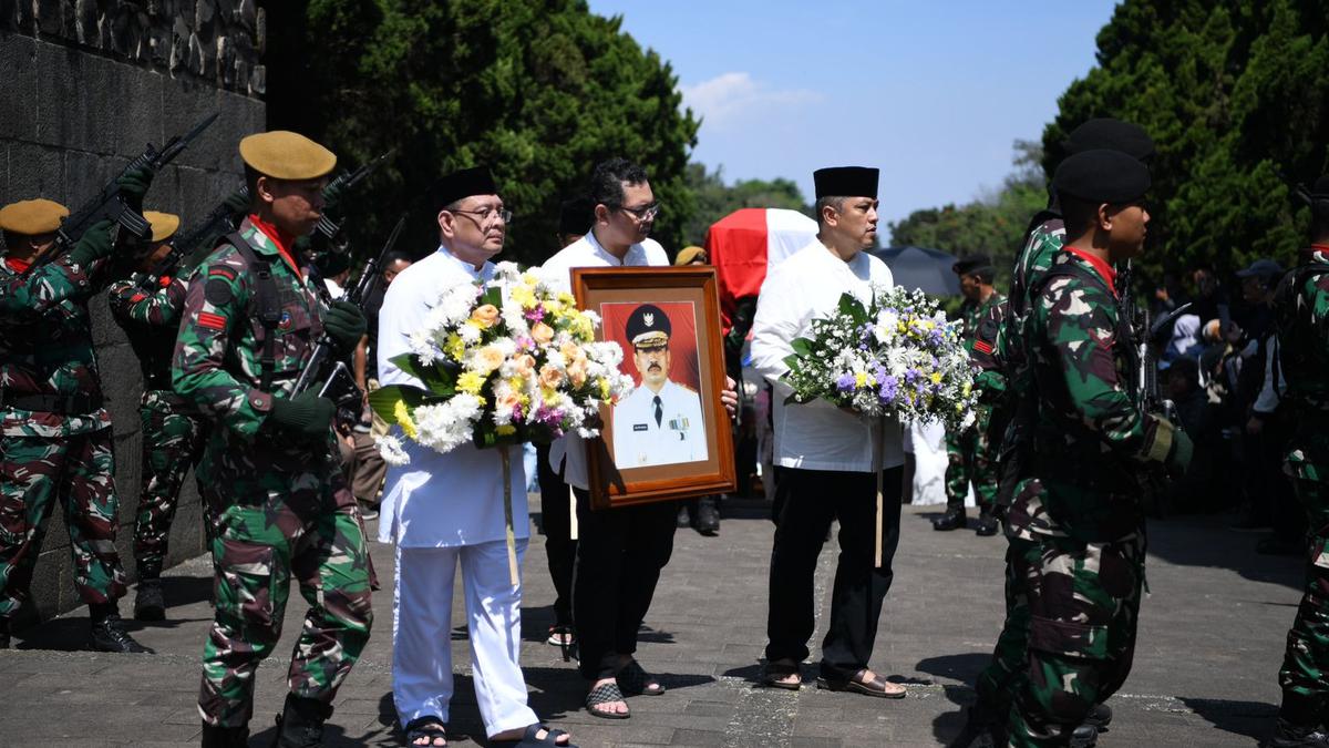 Berita Taman Makam Pahlawan Cikutra Hari Ini - Kabar Terbaru Terkini ...