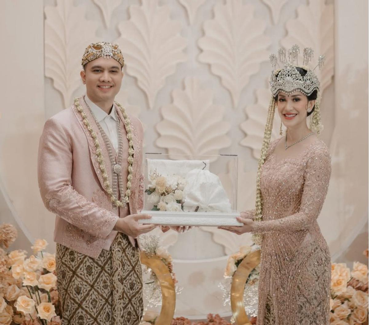 Elma Agustin Resmi Menikah dengan Ihsan Fadlur, Usung Adat Sunda yang Khidmat