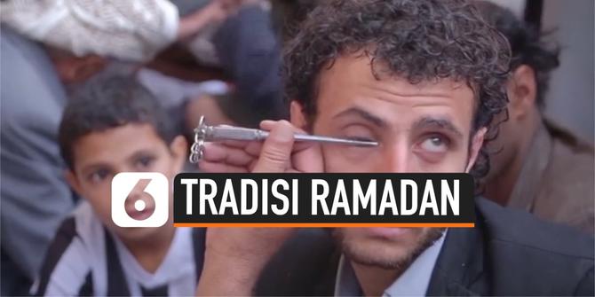 VIDEO: Tradisi Merias Mata Pria di Yaman Saat Ramadan
