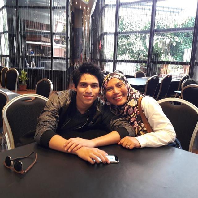 7 Momen Kebersamaan Maxime Bouttier dengan Ibundanya yang Sudah Meninggal