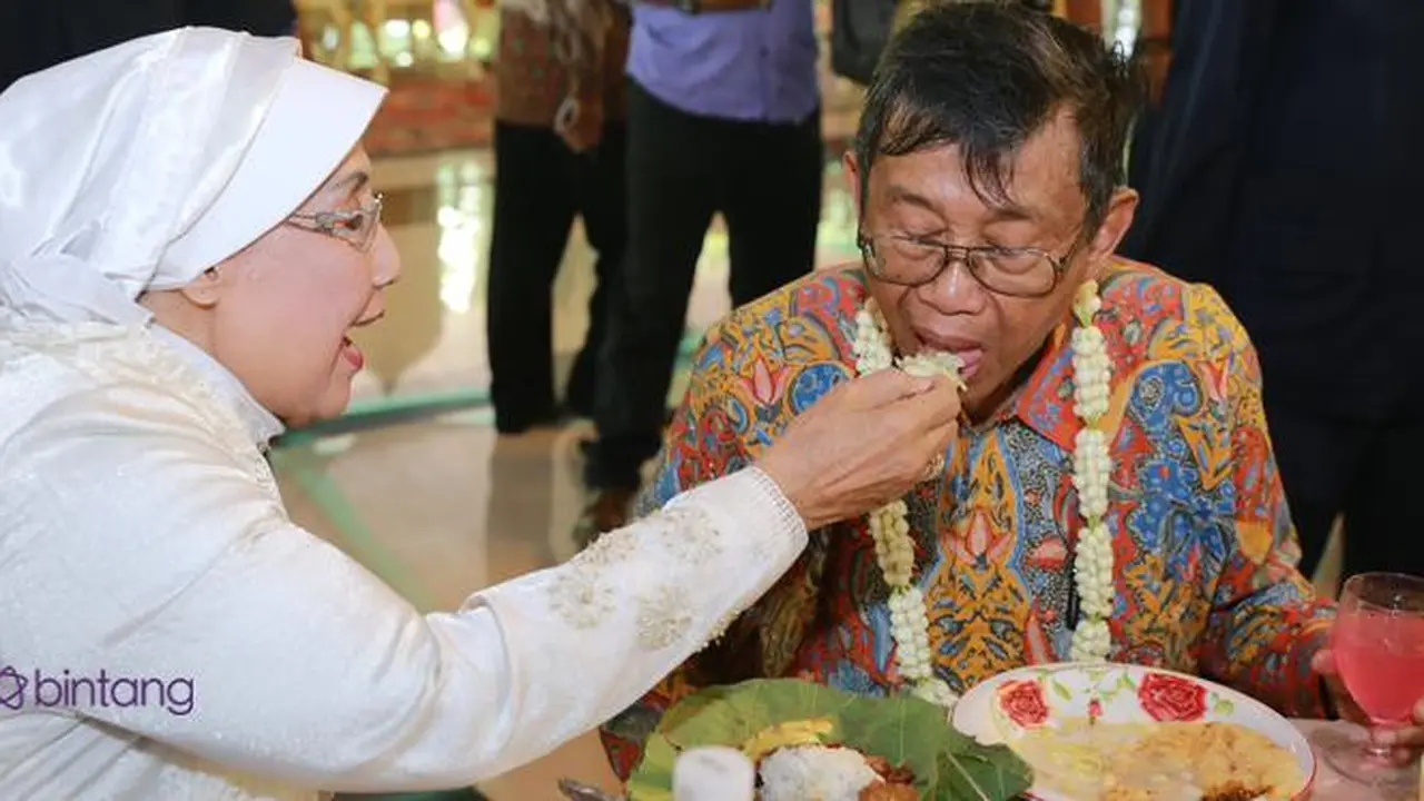Nani Wijaya-Ajip Rosidi, dan Pernikahan Pasangan Lansia Lainnya