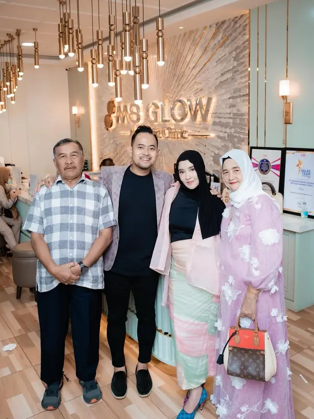 Juragan 99 dan Shandy Purnamasari.