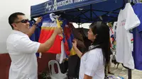 Toko yang menjual pernak pernik SEA Games 2019 di Stadion Rizal Memorial, Manila. (Bola.com/Muhammad Iqbal Ichsan)