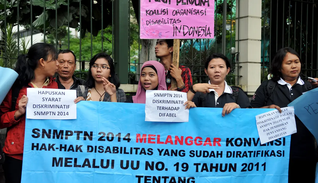 Para wanita yang menyandang disabilitas juga ikut dalam aksi tersebut (Liputan6.com/JohanTallo).