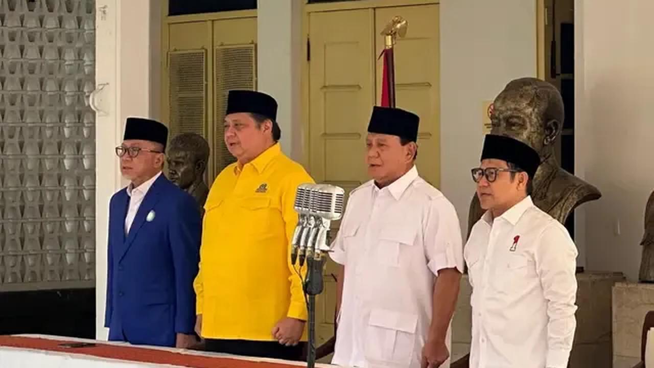 Dukungan partai Golkar dan PAN bersama PKB dan Gerindra ke Prabowo adalah hak konstitusional yang harus dihormati. Dukungan empat partai tersebut ke Prabowo adalah bagian dari proses demokrasi.