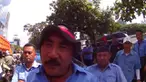 Pantauan demo Sopir Taksi, Mereka  Berencana akan melakukan demo hingga sore, setelah dari gedung MPR DPR mereka akan melanjutkan demo ke Kementerian Infokom.