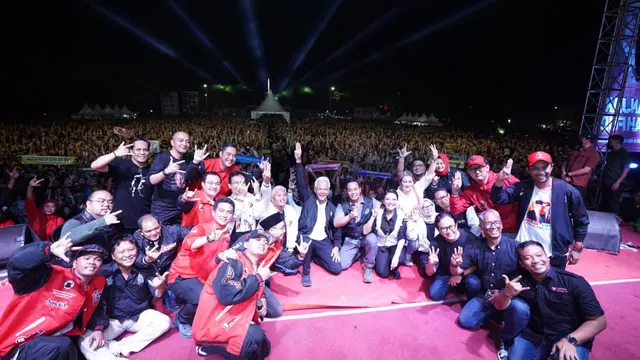 Ganjar Pranowo hadir dalam acara deklarasi pendukung puluhan ribu pendukung pasangan capres dan cawapres nomor urut 03 Ganjar-Mahfud Md.