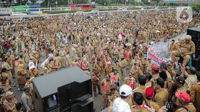 Ribuan Kepala Desa Geruduk Gedung DPR, Tuntut Perpanjangan Masa Jabatan