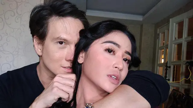 Dewi Perssik dan Angga Wijaya