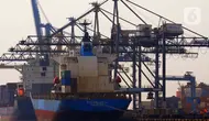 Deputi Bidang Metodologi dan Informasi Statistik BPS Imam Machdi mengatakan surplus neraca dagang didapatkan dari nilai ekspor yang mencpai US$23,5 miliar miliar dan impor mencapai US$20,59 miliar. (merdeka.com/Imam Buhori)