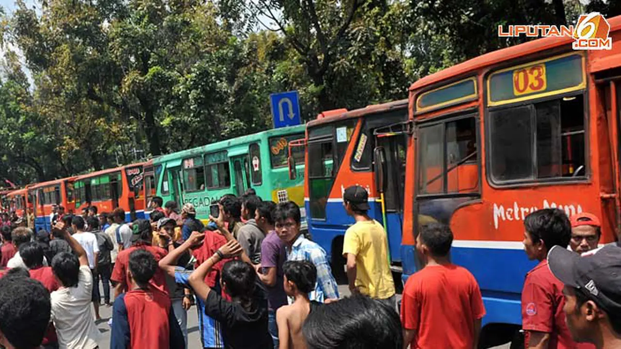 metromini-03-130830-b.jpg