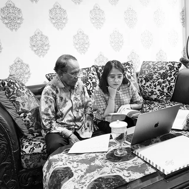 Prilly Latuconsina dan opanya. (Foto: Dok. Instagram @prillylatuconsina96)