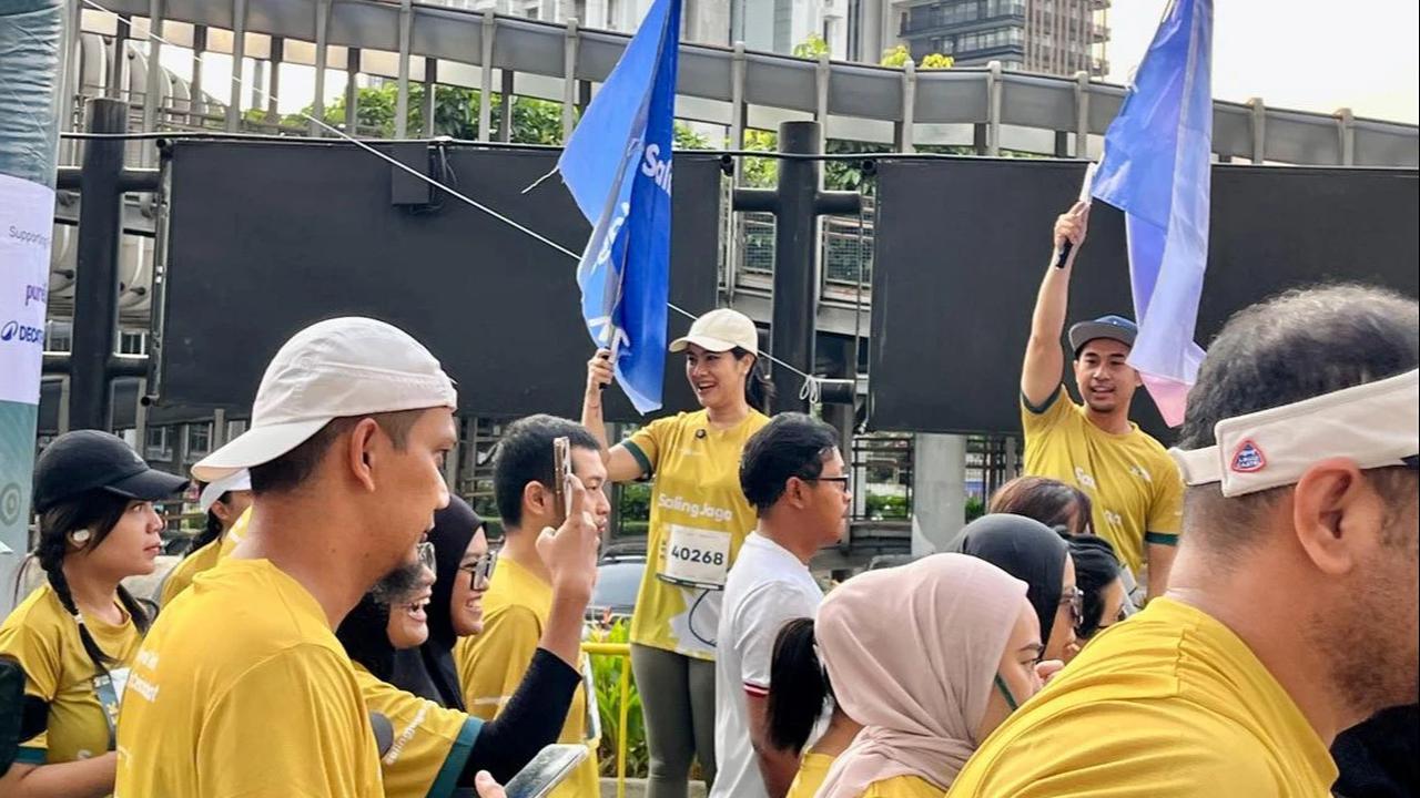 FOTO: Run To Hero Meriahkan CFD Jakarta, Ajak Ayah Lebih Terlibat dalam Pengasuhan