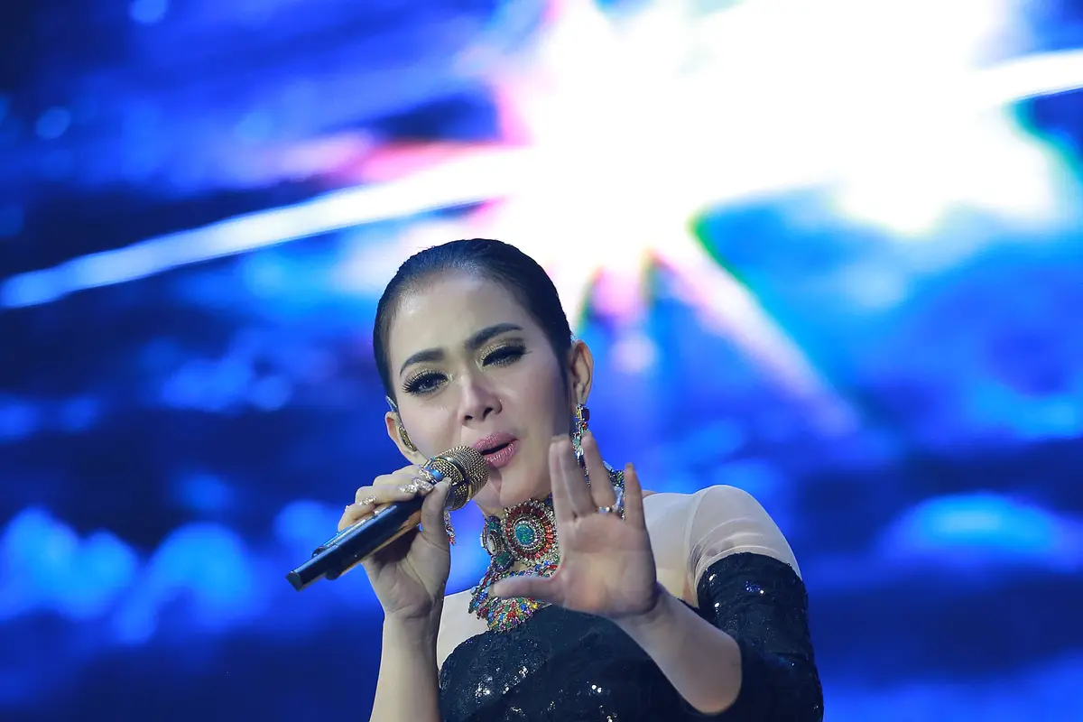 [Bintang] Syahrini