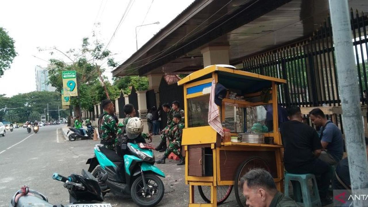 Fakta Menarik, TNI Siaga Penuh di DPRD Sumsel Jelang Demo Mahasiswa 1 September 2025