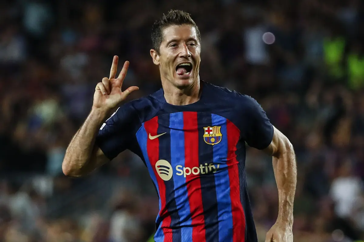 Foto: Barcelona dan Bayern Munchen Menang Meyakinkan, Liverpool Dipermalukan Napoli di Liga Champions