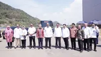 Menteri BKPM Rosan Roeslani saat mengunjungi pabrik&nbsp;PT Nippon Shokubai Indonesia di Kota Cilegon, Banten. (c) BKPM