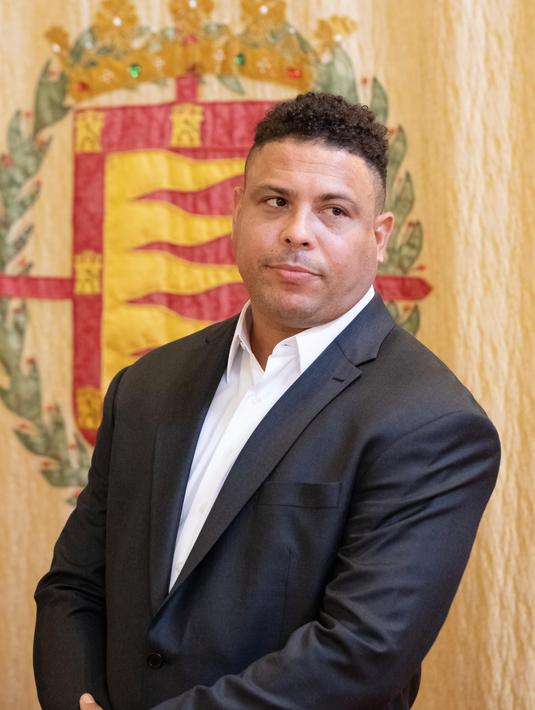 Legenda Brasil, Ronaldo, saat jumpa pers di Valladolid, (3/9/2018). Ronaldo resmi menjadi Presiden baru Real Valladolid setelah membeli 51 persen saham klub tersebut. (AFP/Cesar Manso)