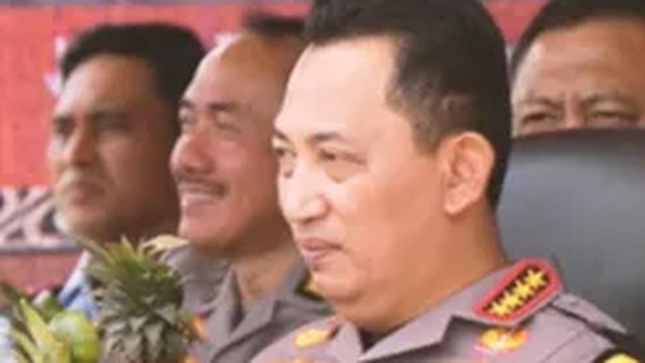 Jenderal Agus Subiyanto terlihat menghadiri sebuah acara bersama dengan Kapolri Jenderal Polisi Listyo Sigit Prabowo. <br>