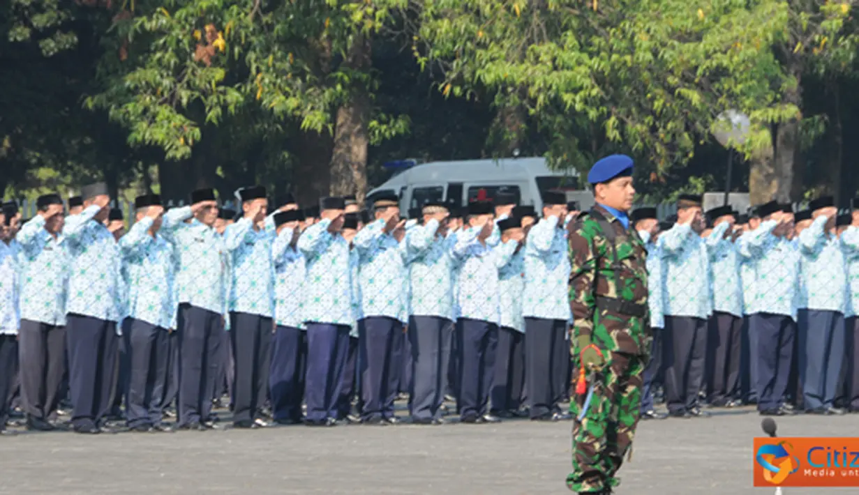 Citizen6, Cilangkap: Upacara ini dimulai pukul 08.00 WIB, di Lapangan Upacara Gd. B-3 (Agustinus Adi Sucipto) Mabes TNI Cilangkap dan selaku Komandan Upacara adalah Kolonel Lek Agus M. Bahron (Kabagtekinfo Pusdalops TNI). (Pengirim: Badarudin Bakri)  
 
