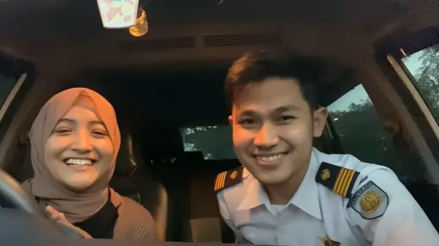 Punya Kekasih Masinis, Ini 6 Potret Mesra Arafah Rianti dan Jevi Santosa