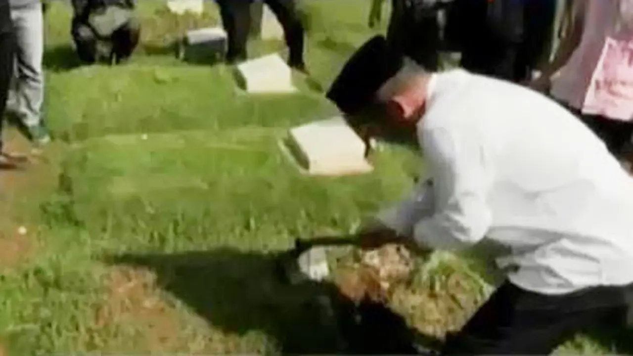 Makam Fiktif