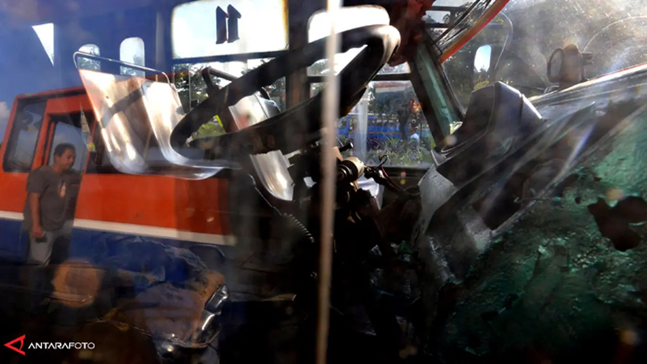 metromini-rusuh-130801b.jpg