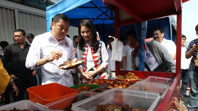 Ketua Umum Perindo Hary Tanoe meninjau Bazar Murah Perindo di kawasan Bangka, Jakarta Selatan. (Istimewa)