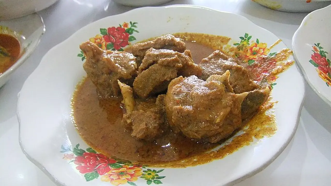 Sepiring gulai kambing Padang
