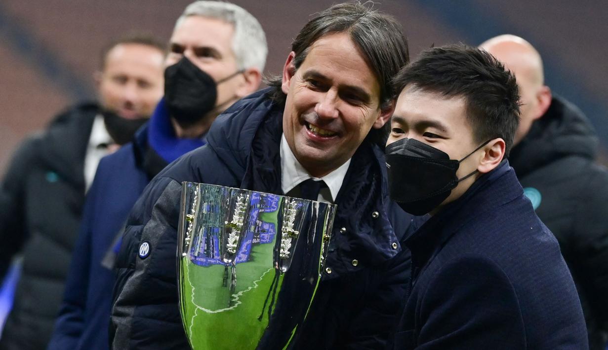 Sementara tiga gelar Supercoppa Italiana diraih Simone Inzaghi bersama Inter Milan juga secara berurutan yaitu pada edisi 2021, 2022 dan 2023. (AFP/Miguel Medina)