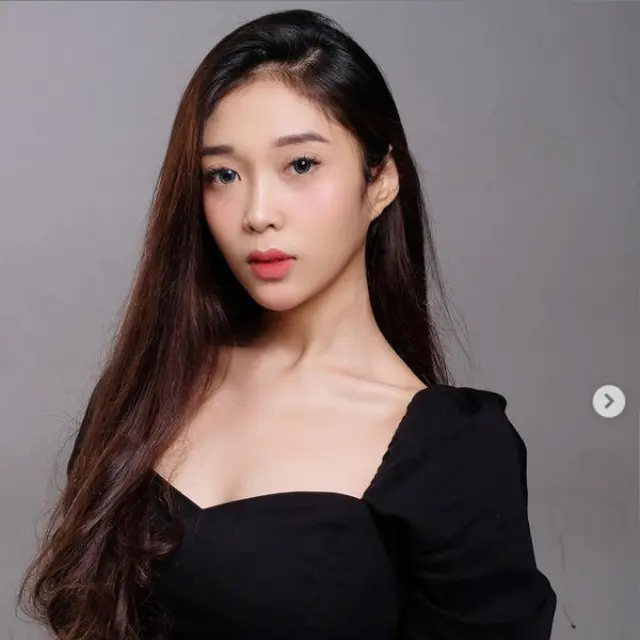 6 Potret Syska Bowie, Gadis Viral TikTok yang Punya Tinggi 179 Cm