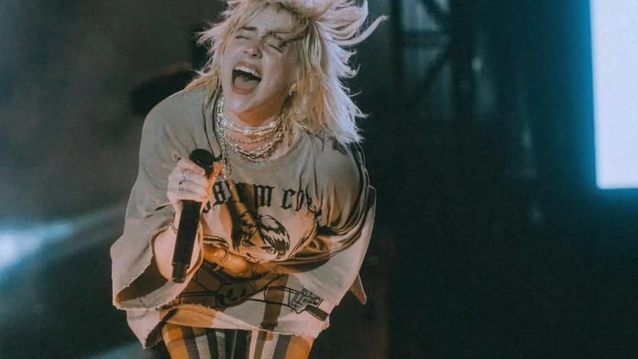 Wow, Kantong Plastik Berisi Napas Billie Eilish Dijual Penggemar Seharga Rp159 Juta