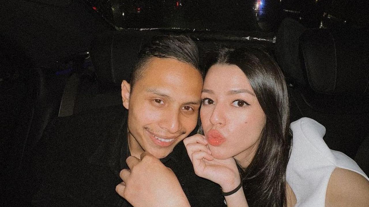 Kini, Susan Sameh dan Khalid Atamimi terlihat semakin romantis di berbagai kesempatan. Memang, vibes-nya terasa berbeda setelah resmi menikah, ya KLovers.<br>