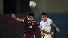 Dalam pertandingan yang berlangsung di Stadion Agung, Bantul, Sabtu (27/11/2021) tersebut PSM Makassar harus puas mendapatkan satu poin saat berjumpa Persipura Jayapura. (Bola.com/Bagaskara Lazuardi)