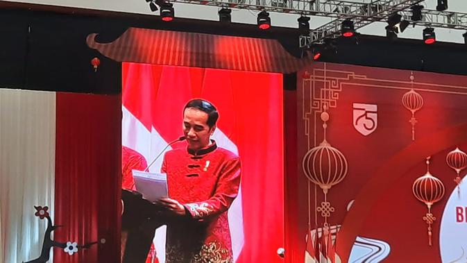 Presiden Jokowi memberi sambutan di Perayaam Imlek Nasional 2020 di ICE BSD Tangerang Selatan, Kamis (30/1/2020). (Liputan6/Lizsa Egeham)