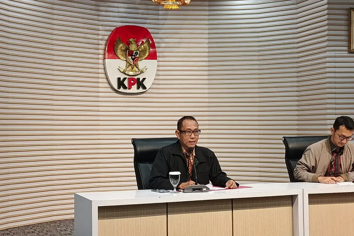 Konferensi pers penetapan tersangka dalam perkara dugaan suap proyek di Kabupaten Langkat Tahun Anggaran 2025-2026. (Liputan6.com/Dimas)