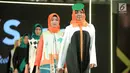 Model dengan busana rancangan desainer Nys.co ft, Hannie Hananto dari Indonesia dalam Jakarta Modest Fashion Week 2018 (JMFW) di Gandaria City, Jakarta, Kamis (26/7). JMFW juga diikuti 21 negara. (Liputan6.com/Faizal Fanani)