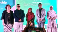 Dokter spesialis mikrobiologi klinik dari Perhimpunan Pengendalian Infeksi Indonesia (PERDALIN) Cahyarini Dwiatmo (tengah) dalam Signify Thought Leadership Forum di Jakarta, Selasa (25/10/2022).