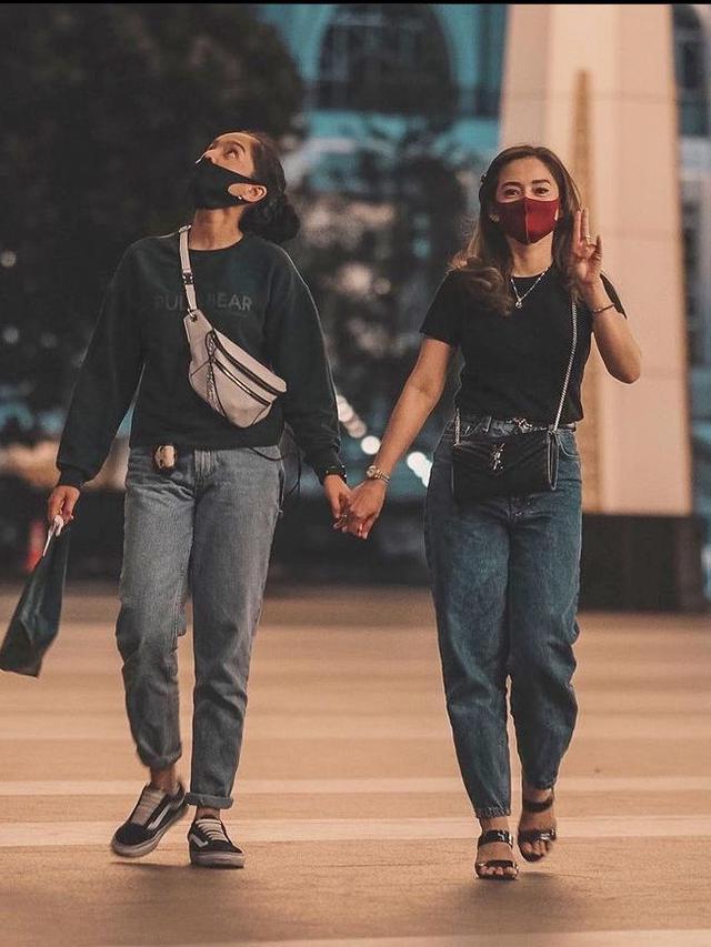 Bak Seumuran, Ini 6 Potret Kebersamaan Citra Monica dan Putrinya