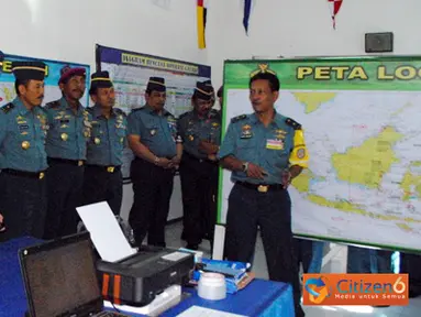 Citizen6, Surabaya: Pangkolinlamil Laksda TNI S.M. Darojatim, secara resmi membuka Latihan Pos Komando  (Latposko) I Latihan Angkutan Laut Militer (Latanglamil), Senin (7/5) di mulai 7 sampai 11 Mei 2012. (Pengirim: Kadispen Kolinlamil)