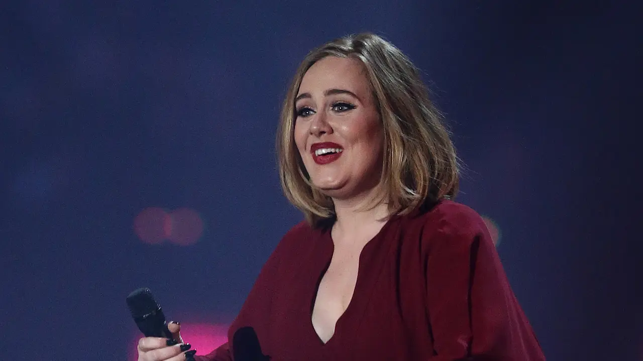 [Bintang] Usai Melahirkan Adele Mengaku Wajahnya Ditumbuhi Janggut