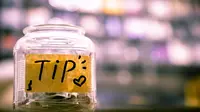 7 Ciri Kepribadian Orang yang Suka Memberi Tip, Cerminkan Nilai Diri