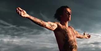 Justin Bieber memang kini berbeda dari yang dulu. Semakin dewasa, ia pun menambah tatoo di tubuhnya.(instagram/justinbieber)
