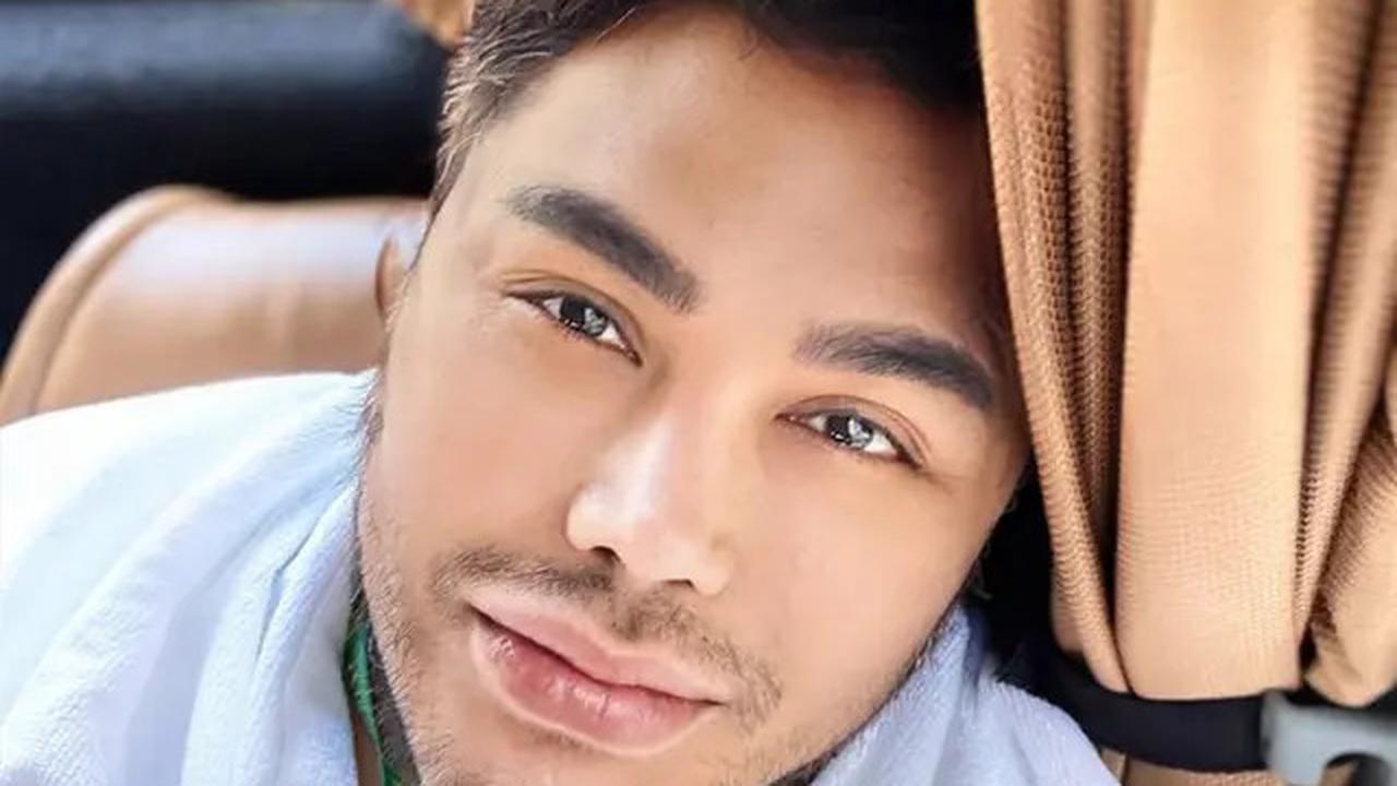 7 Potret Ivan Gunawan di Tanah Suci saat Visa Haji Furoda 2025 Tengah Disorot