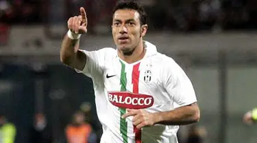 Kegembiraan strikerJuventus Fabio Quagliarella seusai menjebol gawang Catania dalam lanjutan Serie A di Angelo Massimino Stadium, 5 Desember 2010. Juve unggul 3-1. AFP PHOTO / MARCELLO PATERNOSTRO 